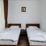 Πανσιόν бялата къща 3*