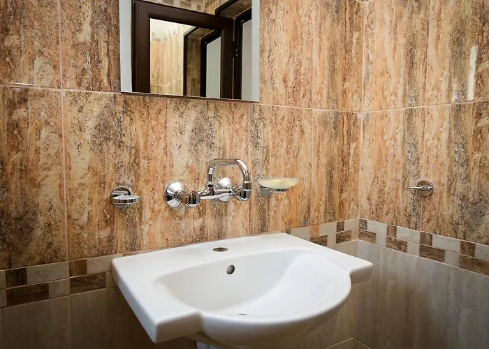 бялата къща Guest house 3*