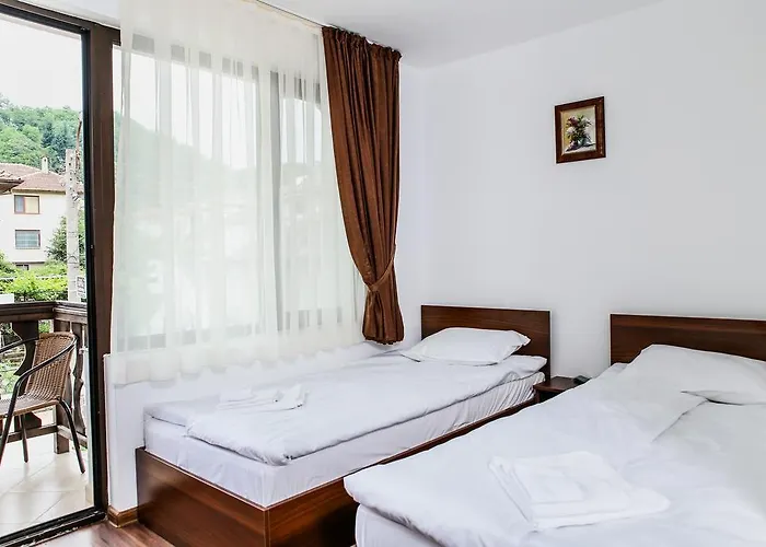 бялата къща Guest house 3*