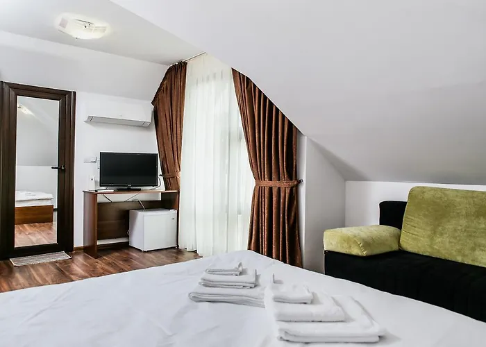 бялата къща 3*